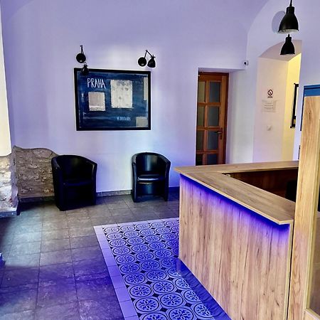 City Centre Apartment With Parking Прага Экстерьер фото