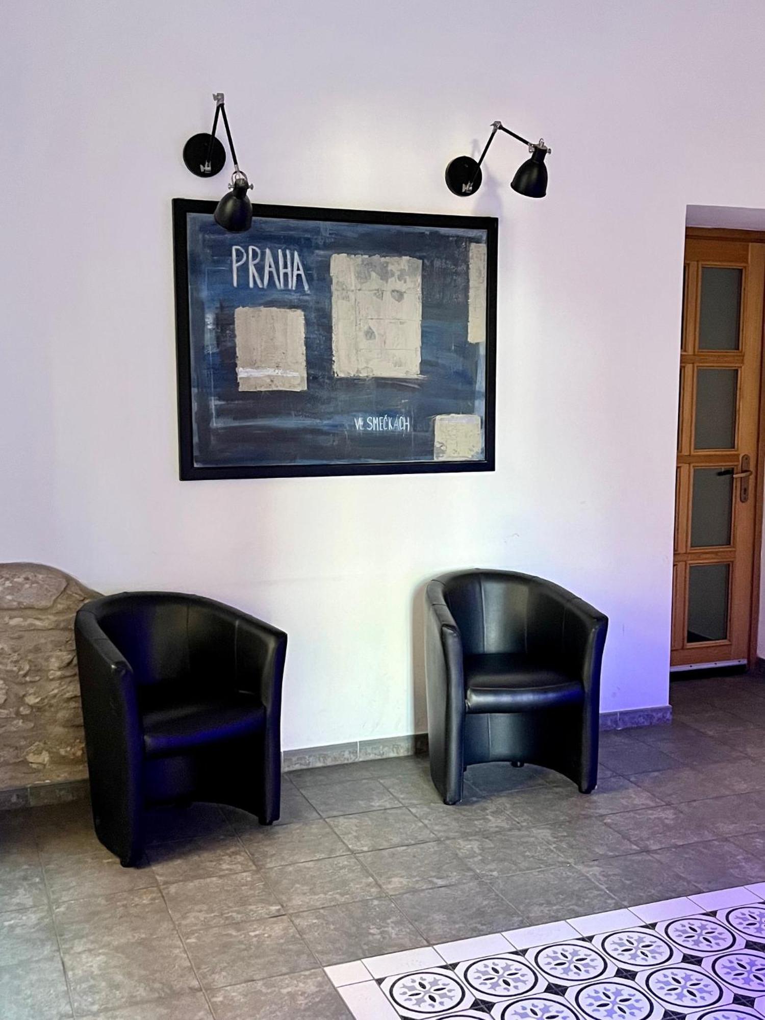 City Centre Apartment With Parking Прага Экстерьер фото