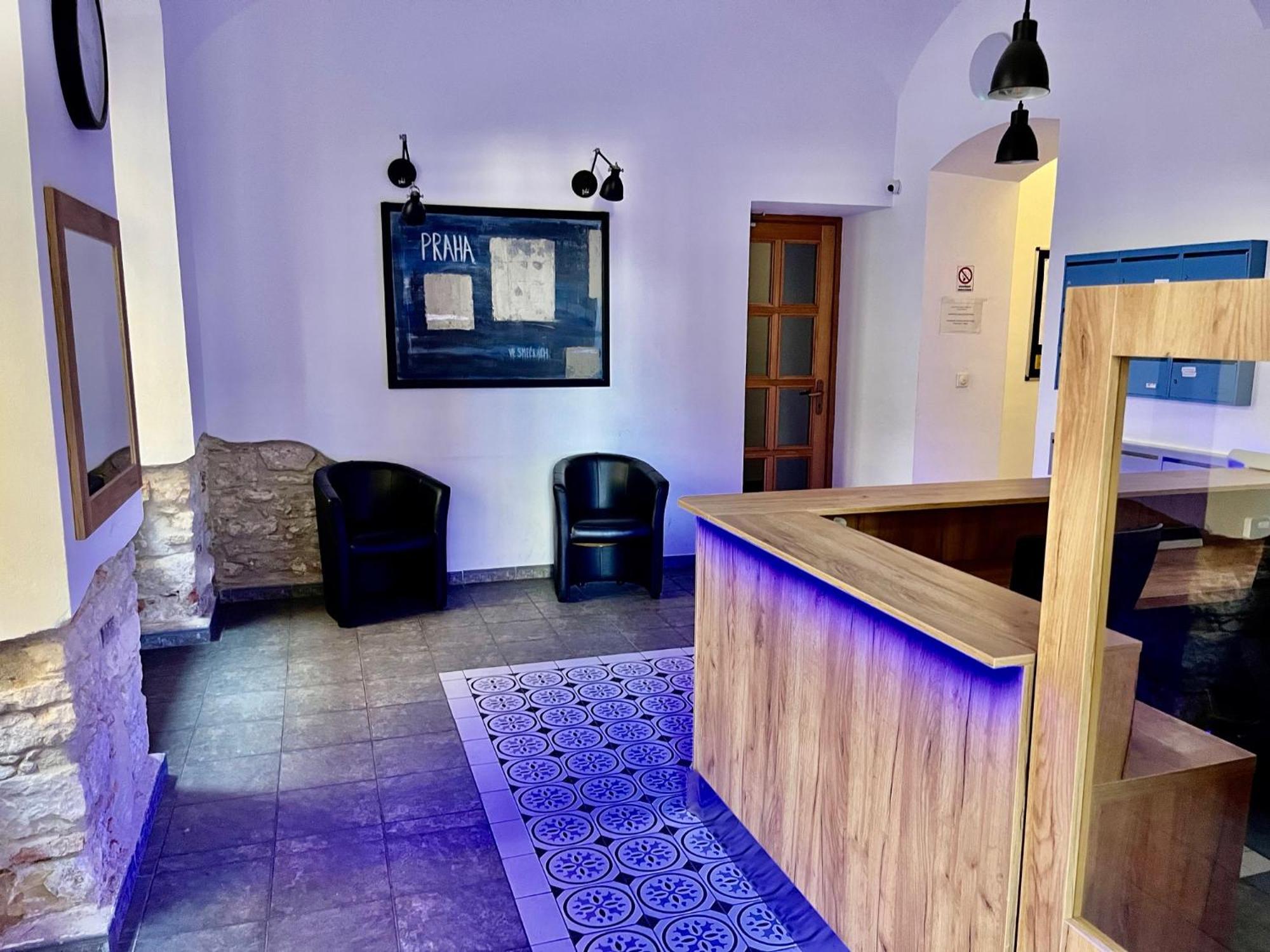 City Centre Apartment With Parking Прага Экстерьер фото