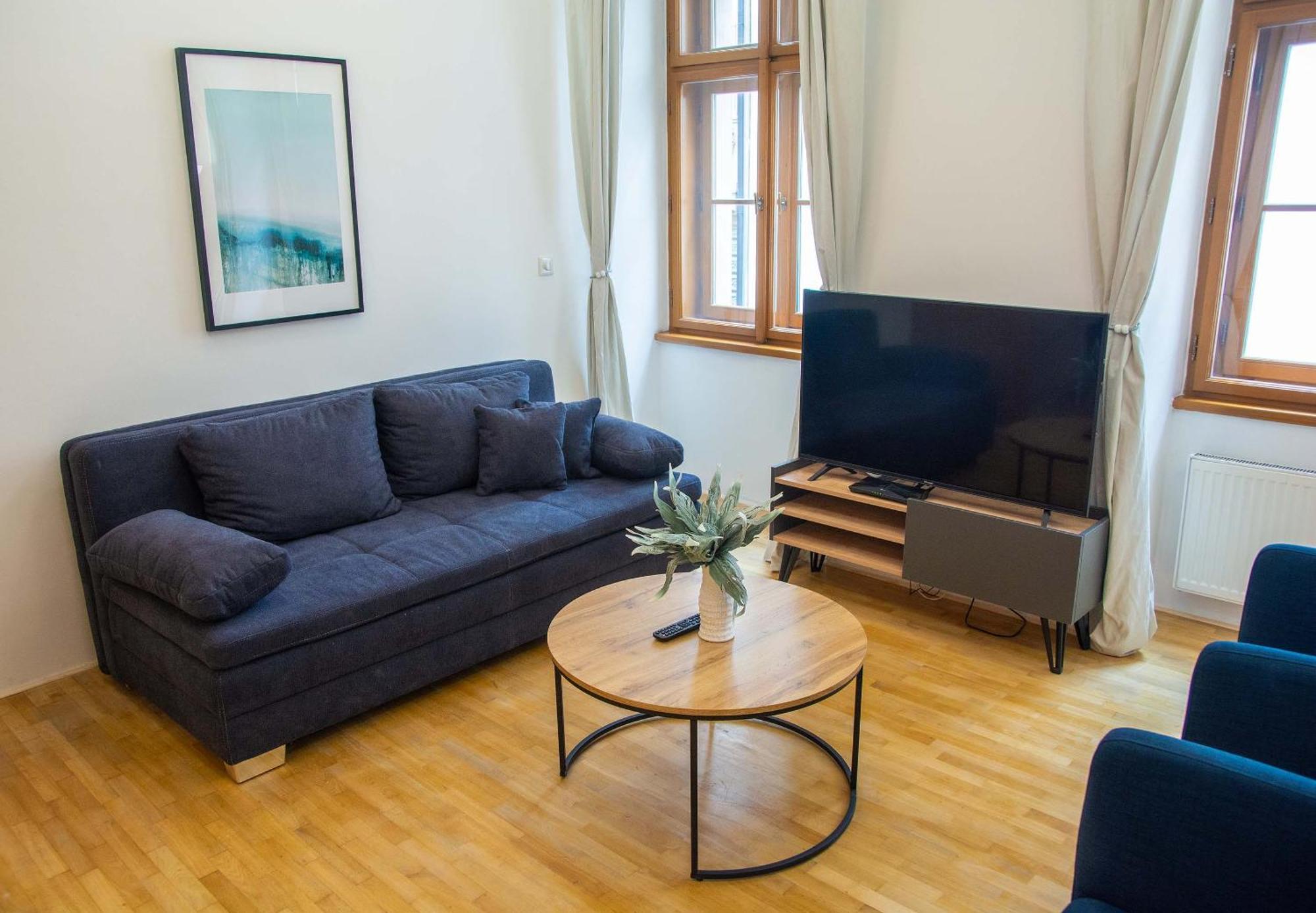 City Centre Apartment With Parking Прага Экстерьер фото